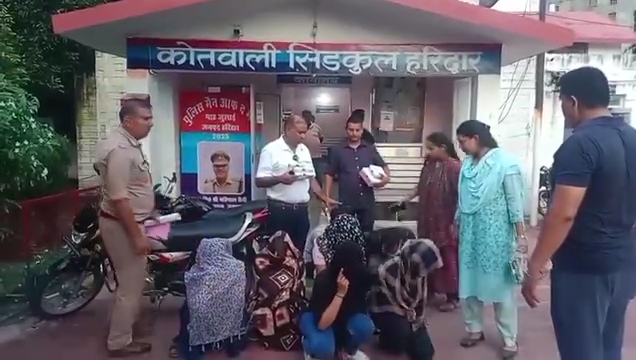 हरिद्वार पुलिस का बड़ा एक्शन: पेंटागन मॉल के स्पा सेंटर की आड़ में चल रहा सेक्स रैकेट किया भंडाफोड़, 7 गिरफ्तार।
