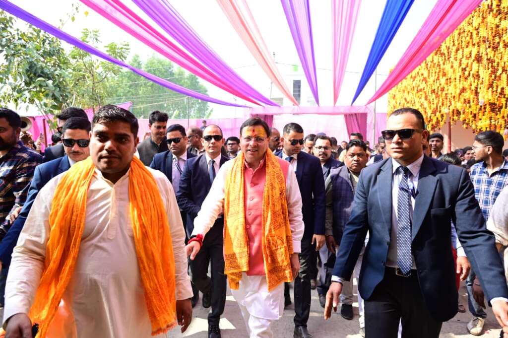 खटीमा सिविल न्यायलय में अधिवक्ताओं नवनिर्मित चेम्बर का फीता काटकर किया शुभारम्भ।