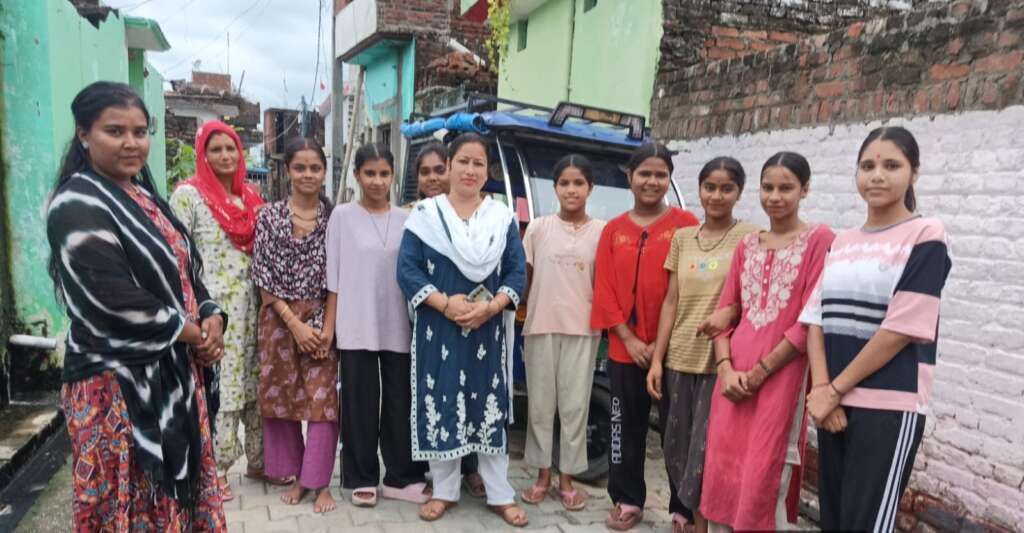 साइबर क्राइम से बचाव को लेकर नंदपुर नरका टोपा में जागरूकता कैंप, ग्रामीणों को बताए बचाव के उपाय और हेल्पलाइन नंबर।
