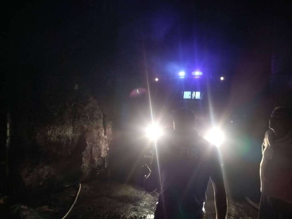 किच्छा में तेल फैक्ट्री में लगी भीषण आग, फायर टीम ने कड़ी मशक्कत के बाद पाया काबू।