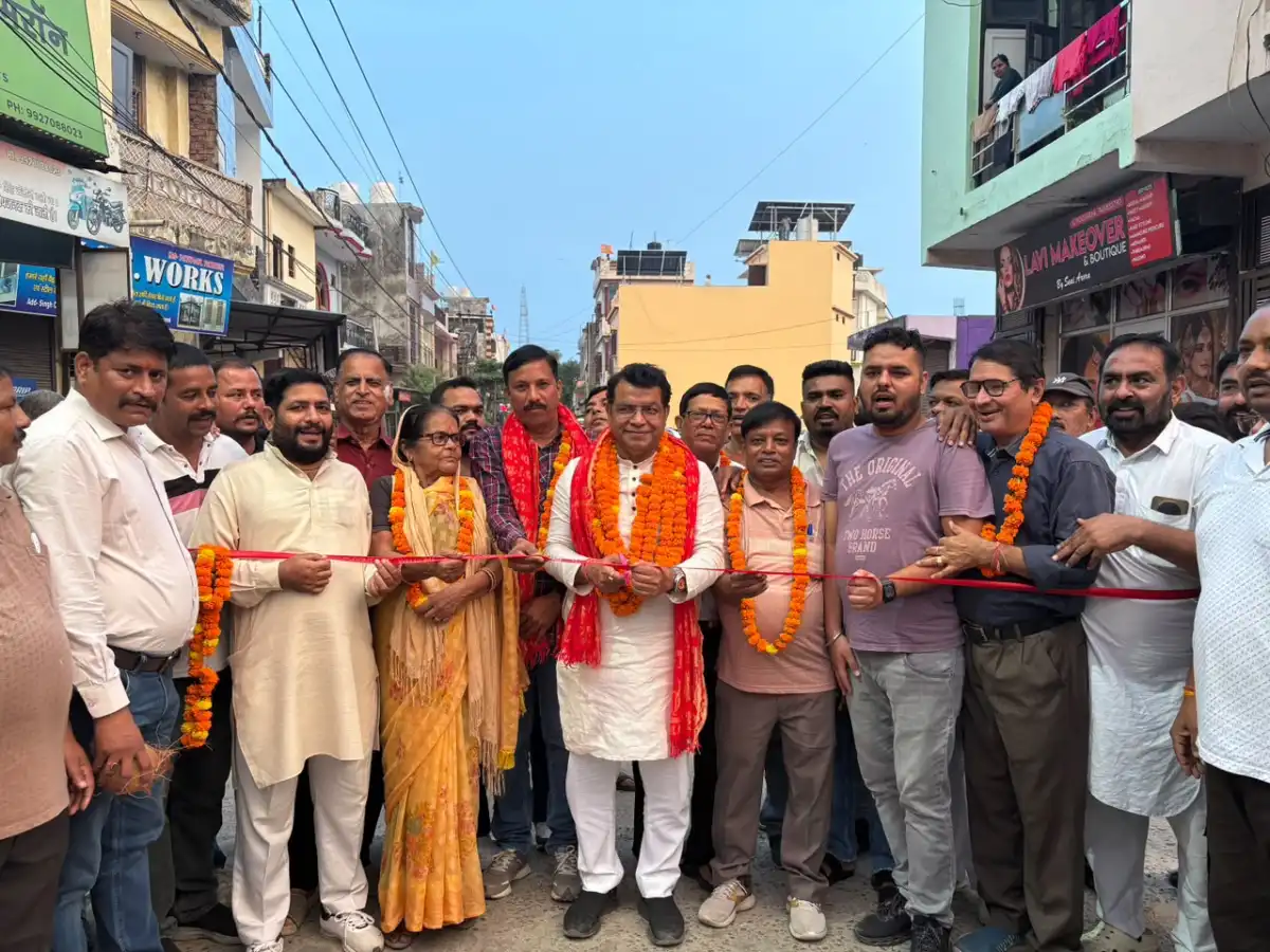 इंद्रा कॉलोनी में प्रभु श्रीराम की रामलीला का भव्य शुभारंभ, विधायक शिव अरोरा ने फीता काटकर किया उद्घाटन।