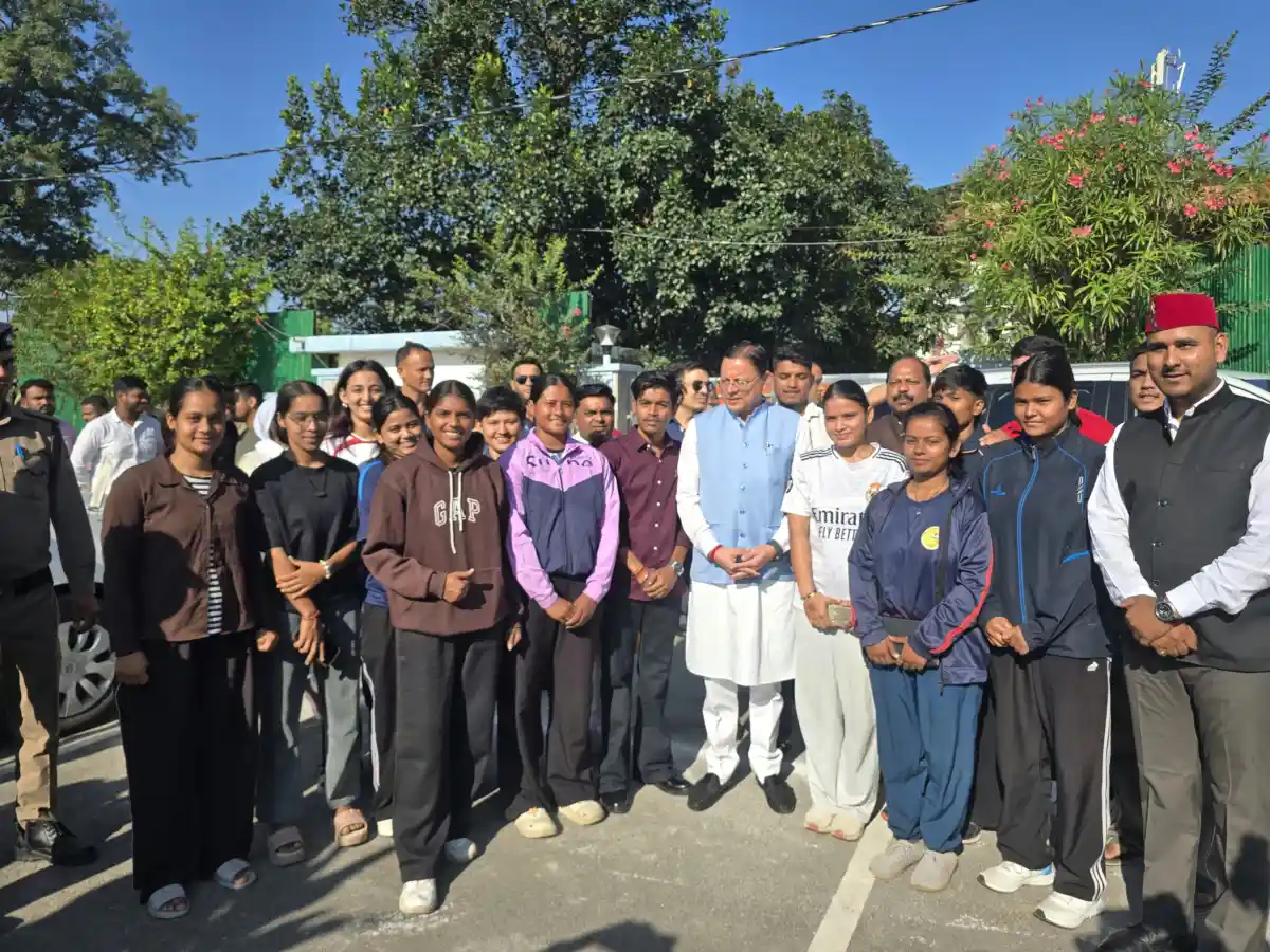 मुख्यमंत्री ने सुनीं जनसमस्याएं, अधिकारियों को दिए त्वरित समाधान के निर्देश।